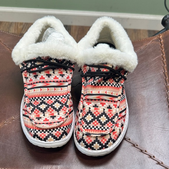 3 pair canvas slip-ons 10 - Picture 7 of 16